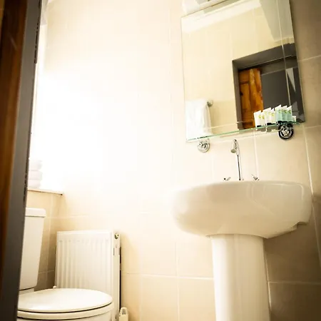 The Junction Gastro Bar & Bed and Breakfast